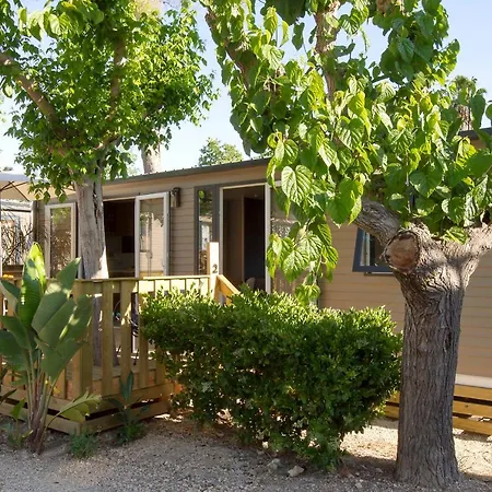 Caledonia Camping 4*