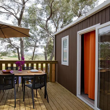Caledonia Camping Tamarit