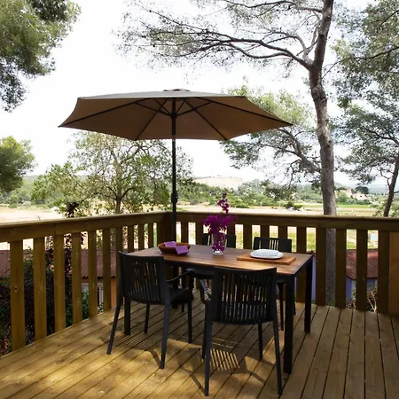 Camping Caledonia Tamarit