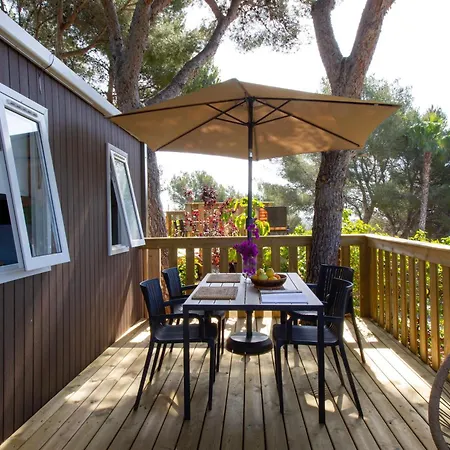 Camping Caledonia 4*
