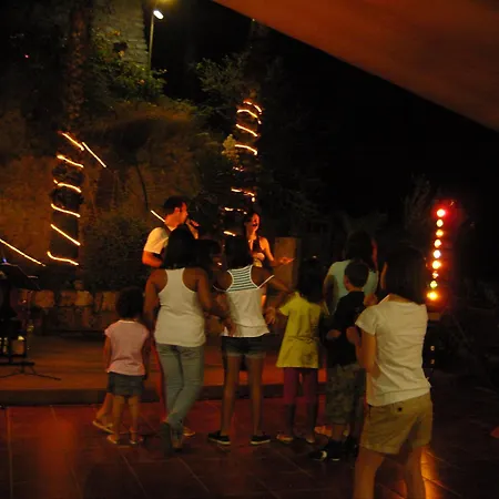 Caledonia אתר קמפינג