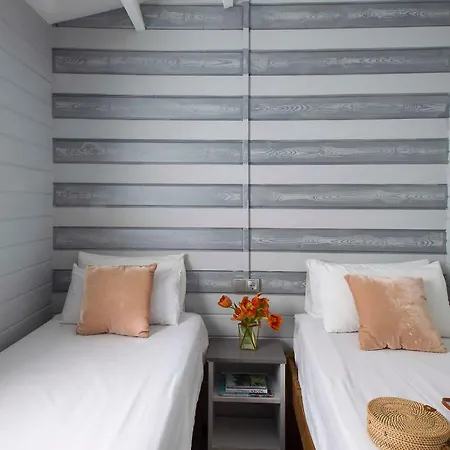 喀里多尼亚露营酒店 4* 塔马里特