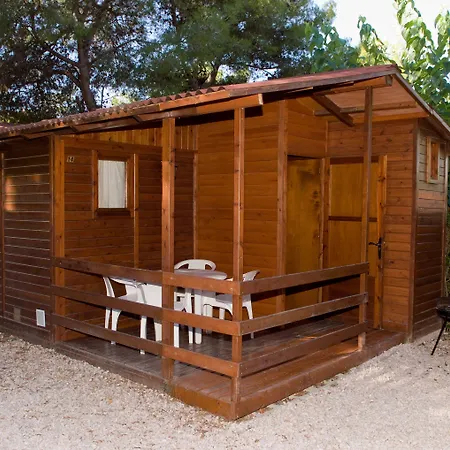 喀里多尼亚露营酒店 4* 塔马里特