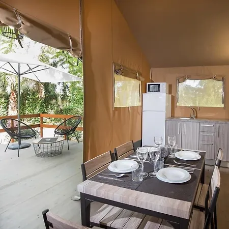 喀里多尼亚露营酒店 塔马里特