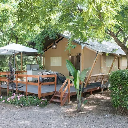 喀里多尼亚露营酒店 塔马里特