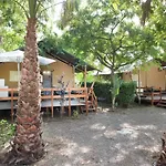 キャンプ場 Caledonia